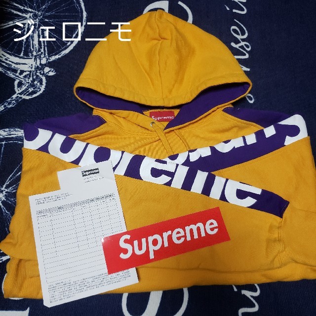 Supreme(シュプリーム)のSupreme Sideline Hooded Sweatshirt GOLD メンズのトップス(パーカー)の商品写真