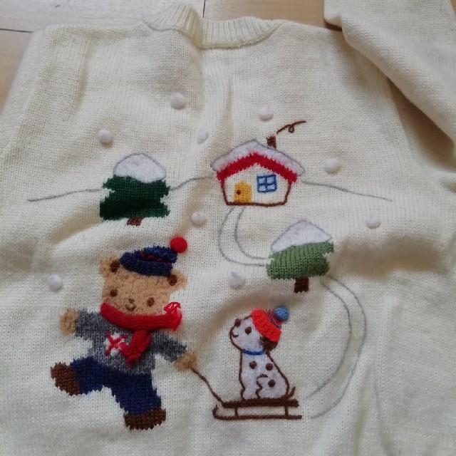 ファミリア　刺繍セーター 2