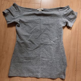 エイチアンドエム(H&M)のオフショルダー Tシャツ(Tシャツ(半袖/袖なし))