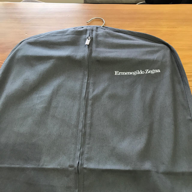 Ermenegildo Zegna(エルメネジルドゼニア)のゼニア カバー  ハンガーつき Ermenegildo Zegna   メンズのメンズ その他(その他)の商品写真