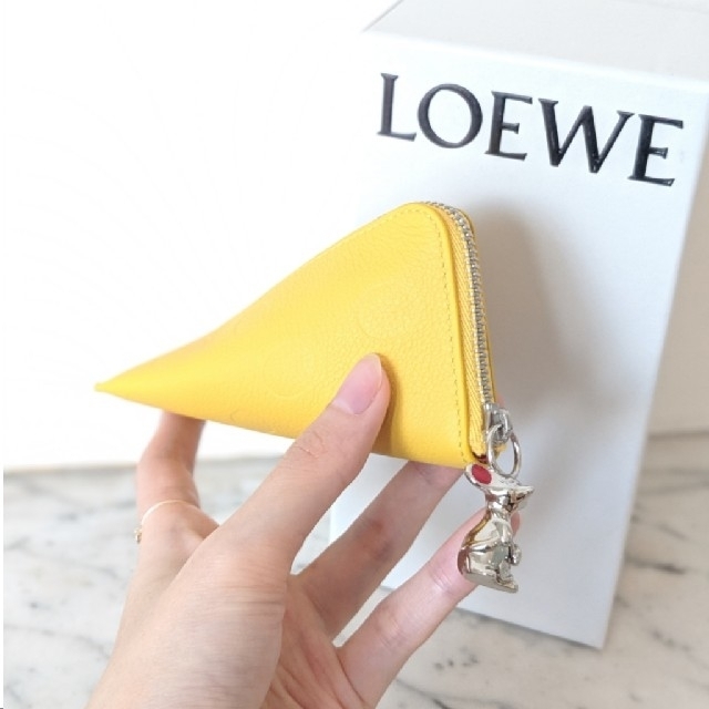 お取り置き中【新品・完売カラー】LOEWE チーズ&マウス コインケース