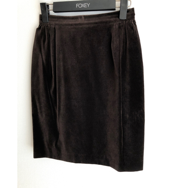 FOXEY(フォクシー)の⭐️美品FOXEY別珍ベロアブラウンスカート レディースのスカート(ひざ丈スカート)の商品写真