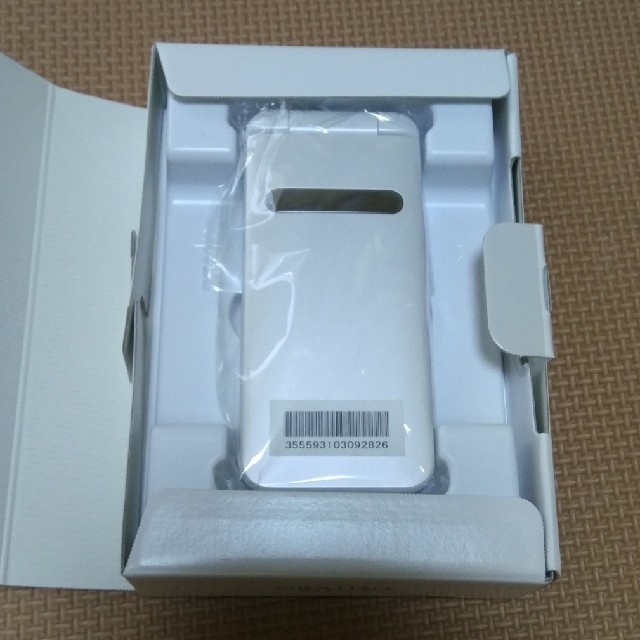 新品 GRATINA KYF37 WHITE グラティーナ 白 SIMフリー