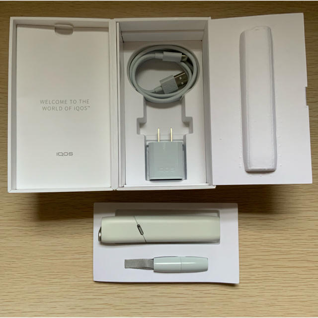 IQOS(アイコス)のIQOS 3 MULTI ホワイト メンズのファッション小物(タバコグッズ)の商品写真