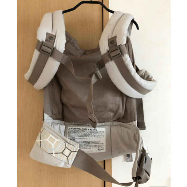 Ergobaby(エルゴベビー)のエルゴベビー  オーガニック抱っこ紐 キッズ/ベビー/マタニティの外出/移動用品(抱っこひも/おんぶひも)の商品写真