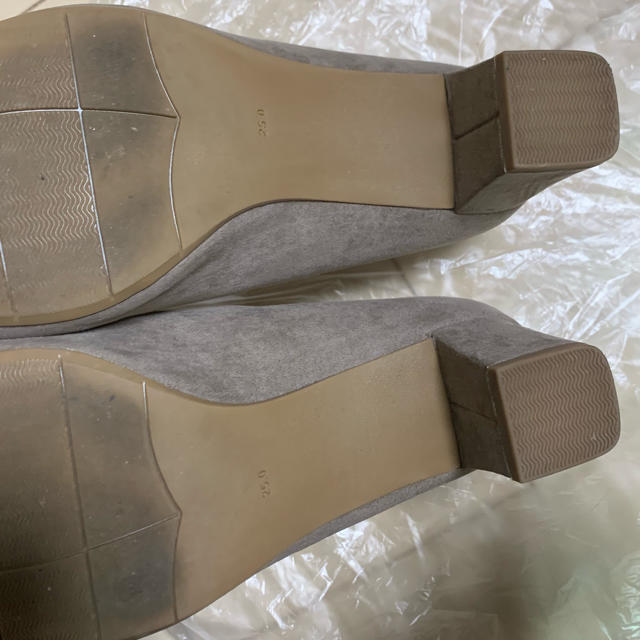 UNIQLO(ユニクロ)のユニクロ チャンキーヒール  25cm ベージュ レディースの靴/シューズ(ハイヒール/パンプス)の商品写真