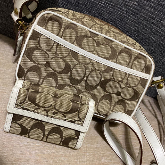 COACH(コーチ)のCOACH コーチ ショルダーバッグ マルチベージュ　ミニ財布付き！ レディースのバッグ(ショルダーバッグ)の商品写真