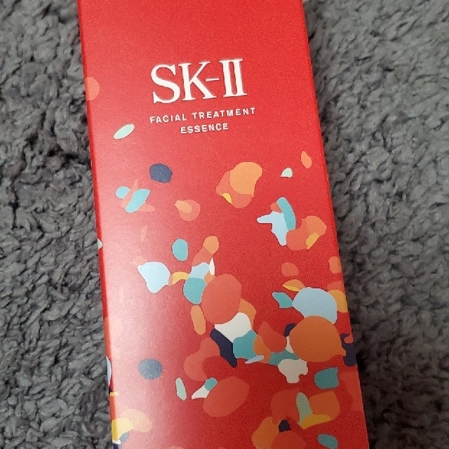 SK-II(エスケーツー)のSK-Ⅱフェイシャルトリートメントエッセンス
スプリングレッド【限定版】 コスメ/美容のスキンケア/基礎化粧品(化粧水/ローション)の商品写真