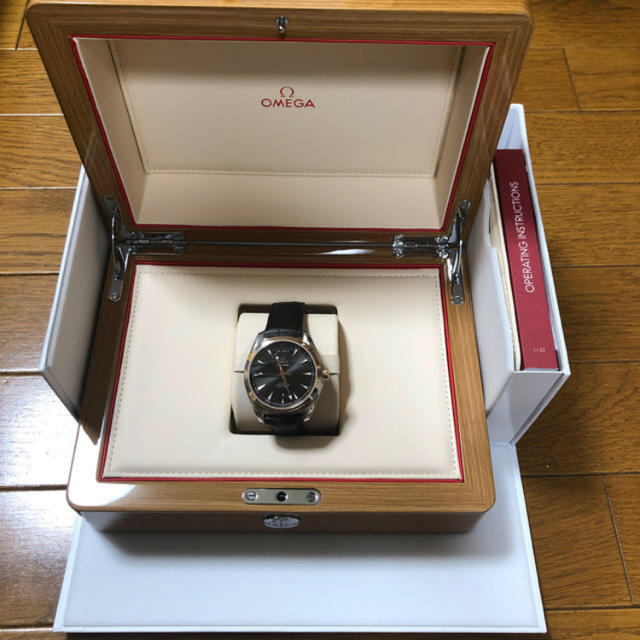 OMEGA(オメガ)のOMEGA オメガ シーマスター アクアテラ 150M コーアクシャルデイデイト メンズの時計(腕時計(アナログ))の商品写真