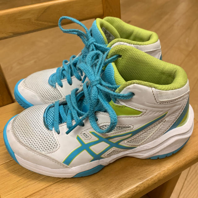 asics(アシックス)のアシックス☆キッズ用バッシュ☆19cm スポーツ/アウトドアのスポーツ/アウトドア その他(バスケットボール)の商品写真