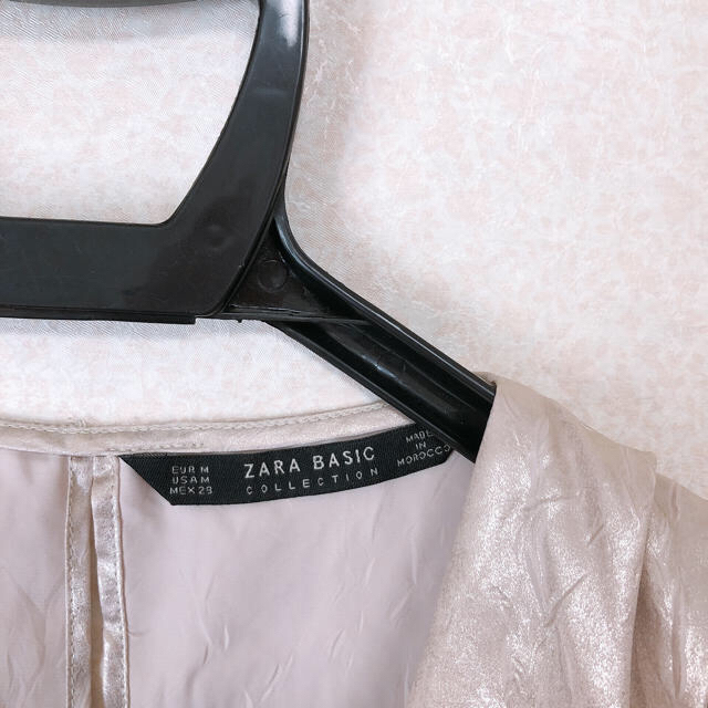 ZARA(ザラ)のZARA トップス 金 レディースのトップス(シャツ/ブラウス(半袖/袖なし))の商品写真