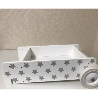 ボーネルンド(BorneLund)の新品★Kids Concept★ベビーウォーカー ホワイト(手押し車/カタカタ)