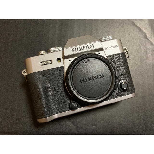 【値下げ品】 FUJIFILM x-t20 バッテリー付き ショルダーストラップ X-T20 デジタルカメラ