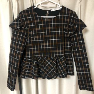 ザラ(ZARA)のZARA tops ペプラ・フリルが可愛い！(カットソー(長袖/七分))