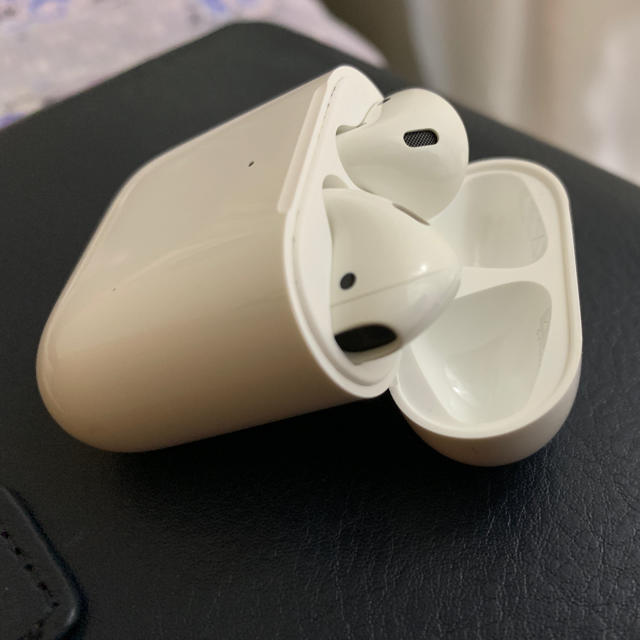 Apple(アップル)のAir pods 2  スマホ/家電/カメラのオーディオ機器(ヘッドフォン/イヤフォン)の商品写真