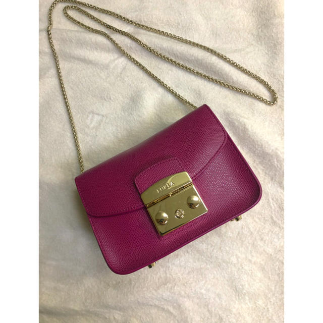 Furla(フルラ)のFURLA メトロポリス ショルダーバッグ ベリーカラー レディースのバッグ(ショルダーバッグ)の商品写真