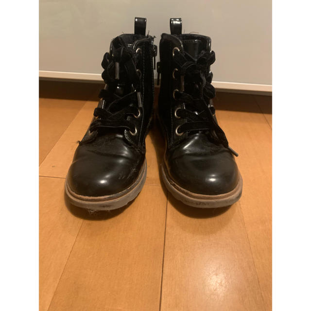 ZARA KIDS(ザラキッズ)のZARAキッズブーツ キッズ/ベビー/マタニティのキッズ靴/シューズ(15cm~)(ブーツ)の商品写真