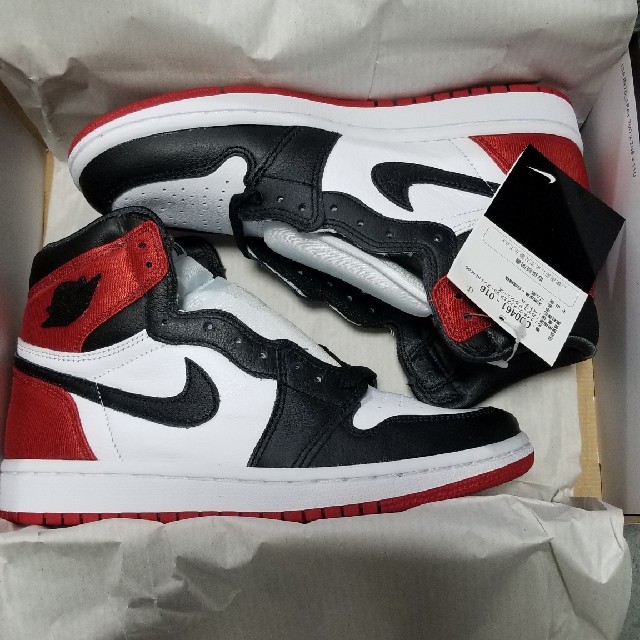 NIKE(ナイキ)のWMNS AIR JORDAN 1 HIGH OG BLACK TOE レディースの靴/シューズ(スニーカー)の商品写真