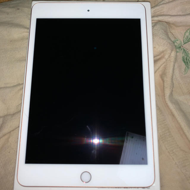 ドコモ　iPad mini5 64GB(ゴールド)