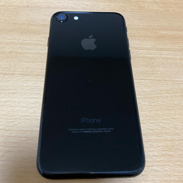 Apple(アップル)のiPhone7 simフリー　128GB  ブラック スマホ/家電/カメラのスマートフォン/携帯電話(スマートフォン本体)の商品写真