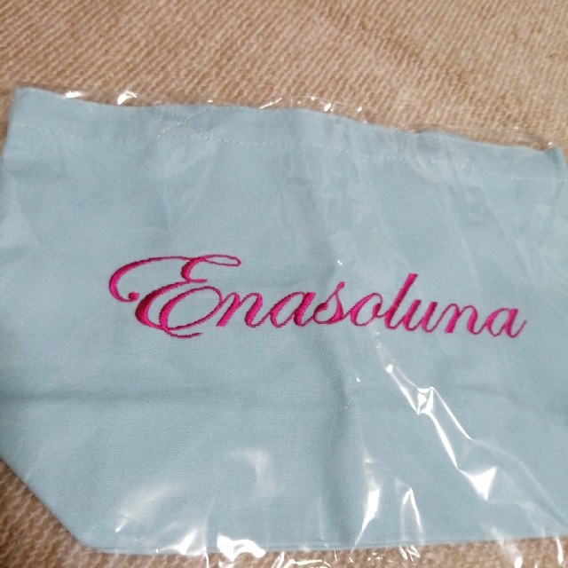 Enasoluna(エナソルーナ)のエナソルーナ　新品未使用　三日月ピアス レディースのアクセサリー(ピアス)の商品写真