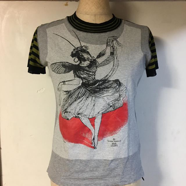 Vivienne Westwood(ヴィヴィアンウエストウッド)のヴィヴィアンウエストウッド  レッドレーベル   女王蜂柄Tシャツ レディースのトップス(Tシャツ(半袖/袖なし))の商品写真