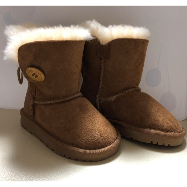 新品 未使用 UGG キッズ  ブーツ