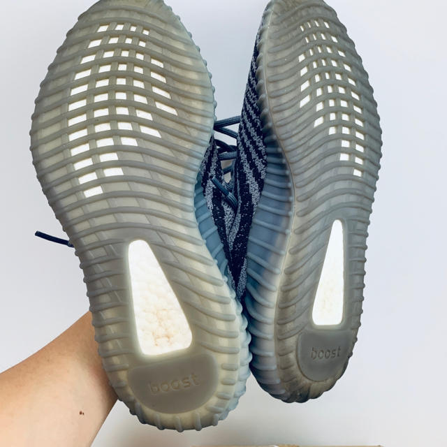 adidas(アディダス)のYEEZY BOOST 350 v2 beluga 2.0 26cm メンズの靴/シューズ(スニーカー)の商品写真