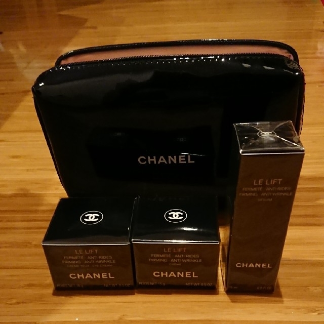 CHANEL ポーチ　ル リフト