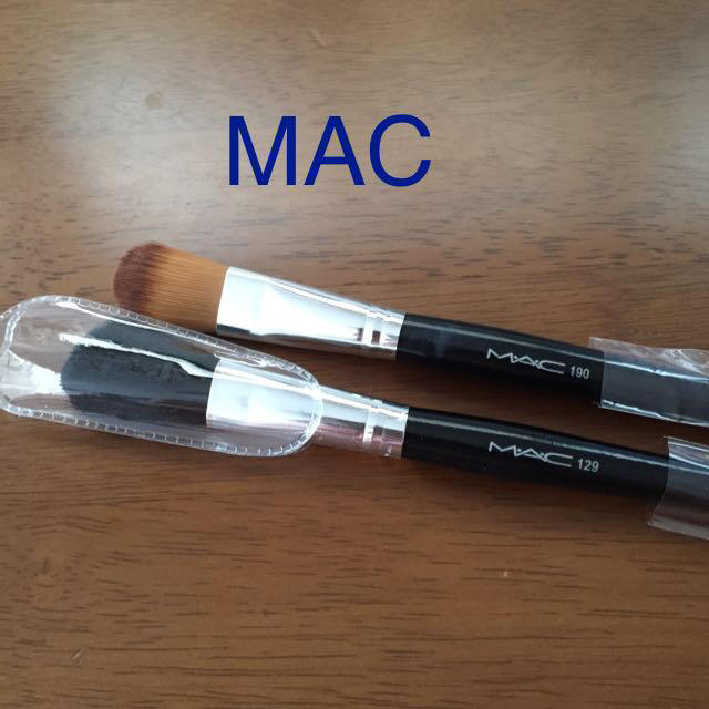 MAC(マック)のMACファンデとチークブラシセット コスメ/美容のスキンケア/基礎化粧品(フェイスローラー/小物)の商品写真