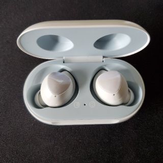 ギャラクシー(Galaxy)のGalaxy Buds ホワイト(ヘッドフォン/イヤフォン)