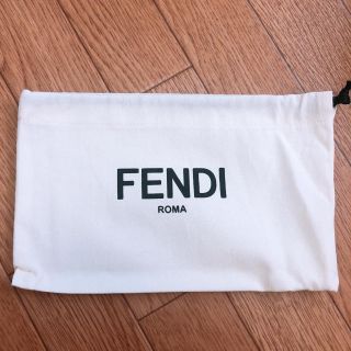 フェンディ(FENDI)のFENDI 巾着(ポーチ)