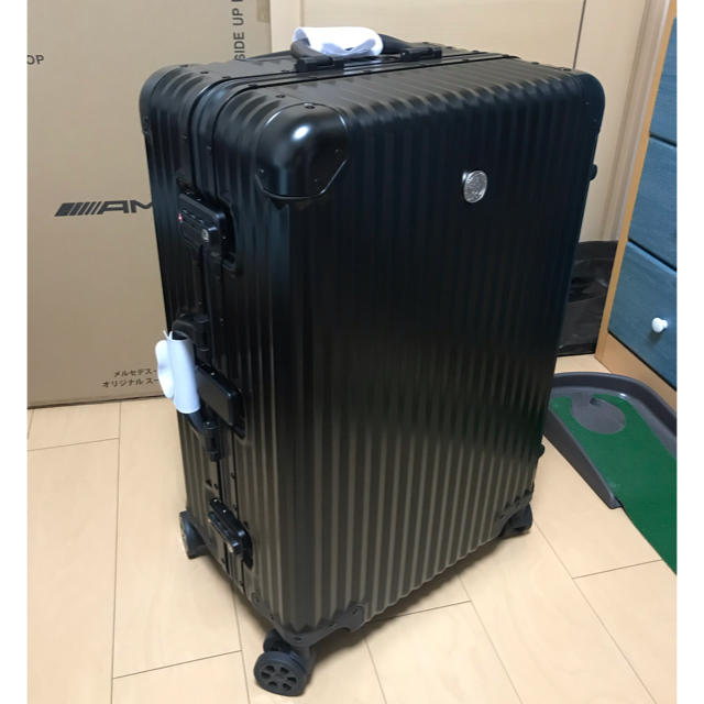 RIMOWA(リモワ)のメルセデス・ベンツ AMGオリジナルスーツケース 65L メンズのバッグ(トラベルバッグ/スーツケース)の商品写真