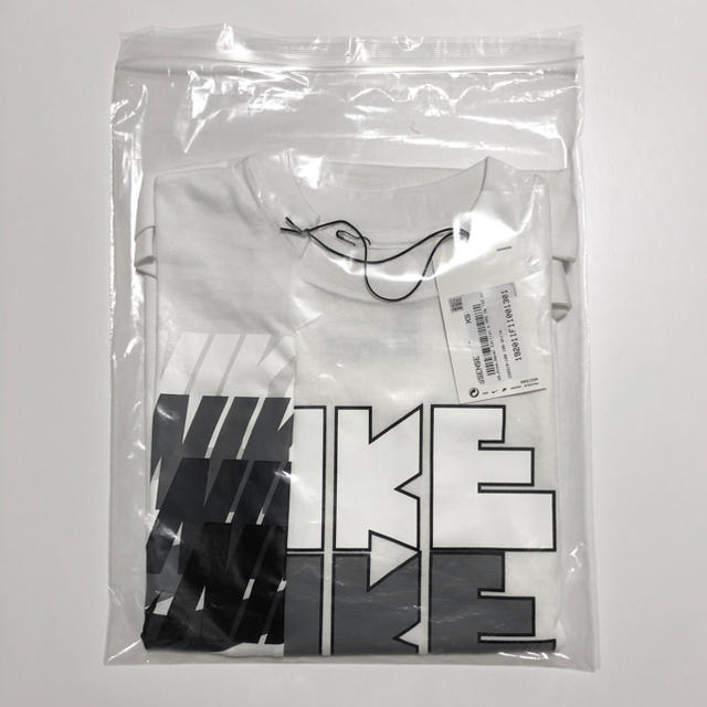 sacai(サカイ)の正規品 NIKE SACAI Tee XS ホワイト ナイキ サカイ Tシャツ レディースのトップス(Tシャツ(半袖/袖なし))の商品写真