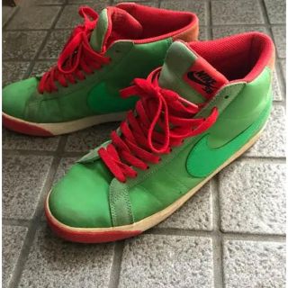 ナイキ(NIKE)のNIKE  SB スニーカー グリーン 希少色(スニーカー)