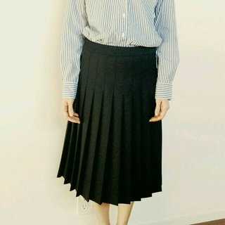 マーガレットハウエル(MARGARET HOWELL)のエムプルミエのミモレ丈プリーツスカート(ひざ丈スカート)
