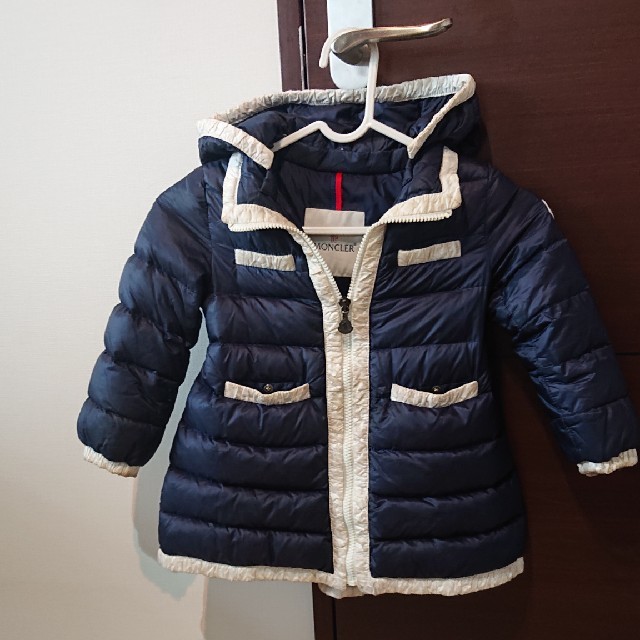 MONCLER(モンクレール)のMONCLER  キッズ キッズ/ベビー/マタニティのキッズ服女の子用(90cm~)(ジャケット/上着)の商品写真