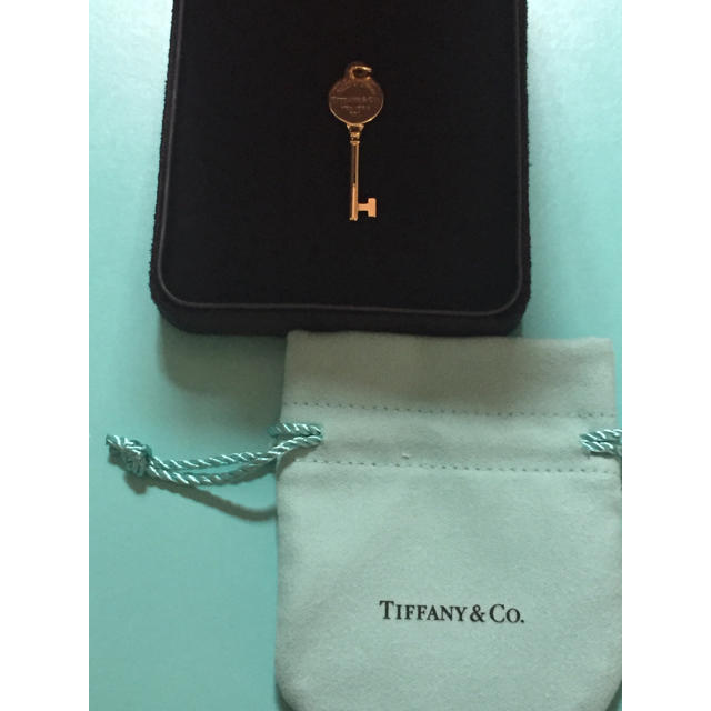 Tiffany & Co.(ティファニー)の新品☆リターントゥティファニー 18K イエローゴールドKEY トップ レディースのアクセサリー(チャーム)の商品写真