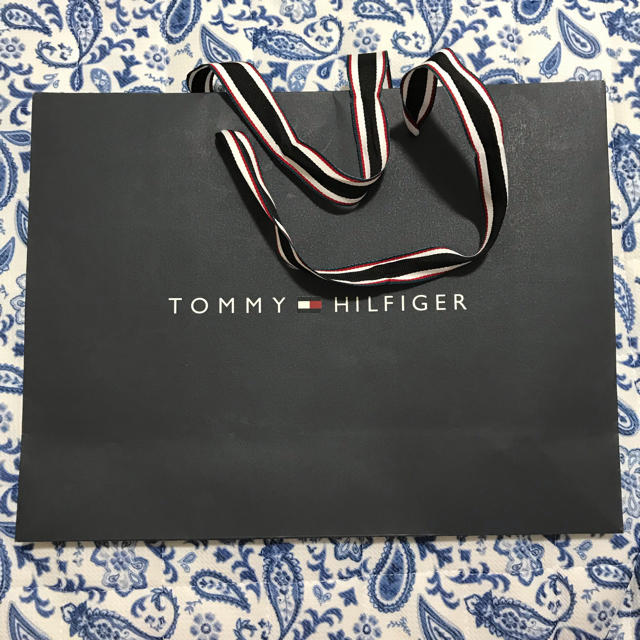 TOMMY HILFIGER(トミーヒルフィガー)のTOMMY HILFIGER  紙袋 レディースのバッグ(ショップ袋)の商品写真