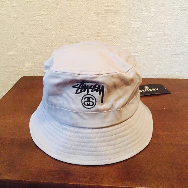 STUSSY(ステューシー)のSTUSSY パールグレーバケットハット レディースの帽子(ハット)の商品写真