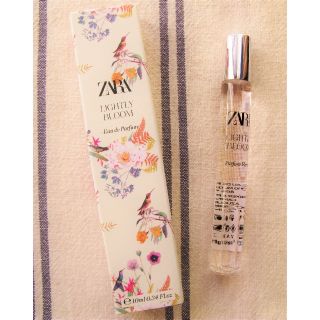 ザラ(ZARA)のZARA オードパルファム　ロールオン　10ml　ライトリーブルーム(香水(女性用))