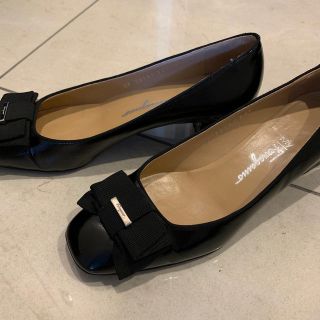 サルヴァトーレフェラガモ(Salvatore Ferragamo)のフェラガモ 黒パンプス 超美品(ハイヒール/パンプス)