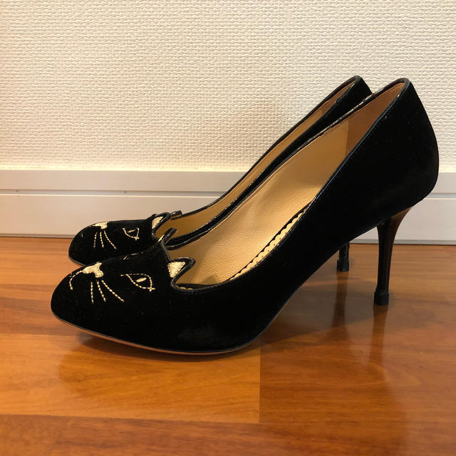 Charlotte Olympia(シャルロットオリンピア)の＊りん様専用＊Charlotte Olympia 猫パンプス 黒 レディースの靴/シューズ(ハイヒール/パンプス)の商品写真