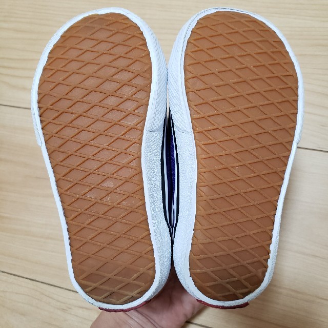 VANS(ヴァンズ)のレアカラー！新品 VANS オールドスクール 15cm パープル キッズ/ベビー/マタニティのキッズ靴/シューズ(15cm~)(スニーカー)の商品写真