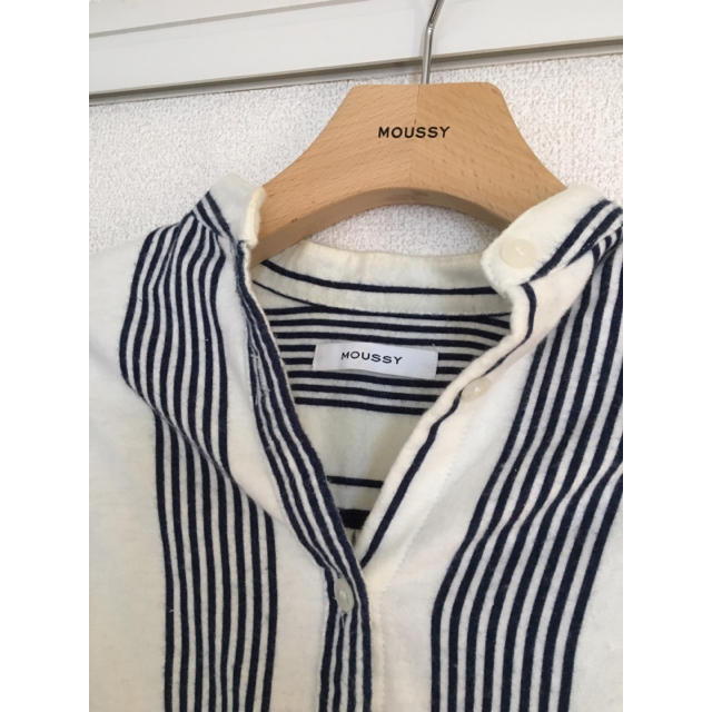 moussy(マウジー)の【moussy】ノーカラーシャツ レディースのトップス(シャツ/ブラウス(長袖/七分))の商品写真