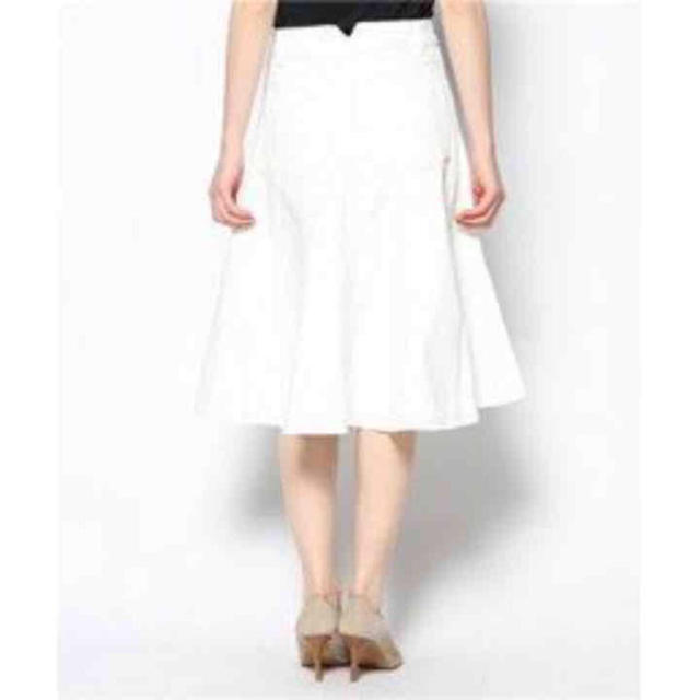 JILLSTUART(ジルスチュアート)のジルスチュアート ホワイトデニムスカート レディースのスカート(ひざ丈スカート)の商品写真