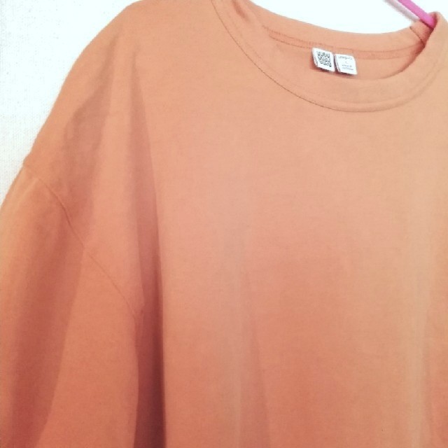 UNIQLO(ユニクロ)のTワンピース　オーバーサイズTシャツ　UNIQLO U　オレンジ　Lサイズ レディースのワンピース(ひざ丈ワンピース)の商品写真