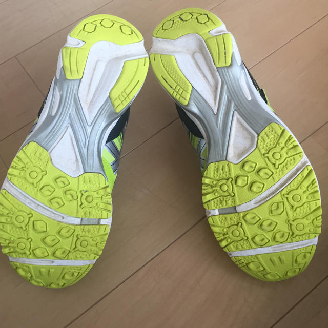 asics(アシックス)のアシックス ジュニア スニーカー 21.5cm キッズ/ベビー/マタニティのキッズ靴/シューズ(15cm~)(スニーカー)の商品写真