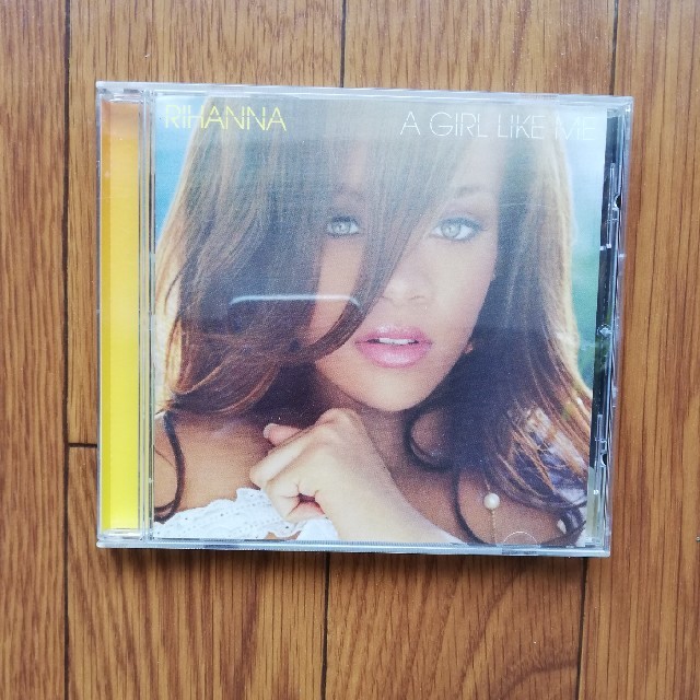 RIHANNA リアーナ アルバム エンタメ/ホビーのCD(ポップス/ロック(洋楽))の商品写真