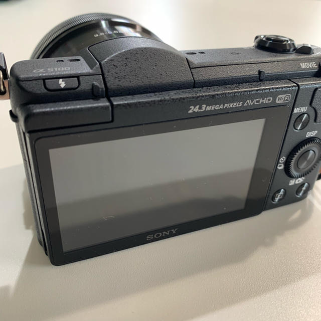 SONY(ソニー)の【中古品・値下げ不可】SONY α5100 ミラーレスカメラ SDカード付 スマホ/家電/カメラのカメラ(ミラーレス一眼)の商品写真